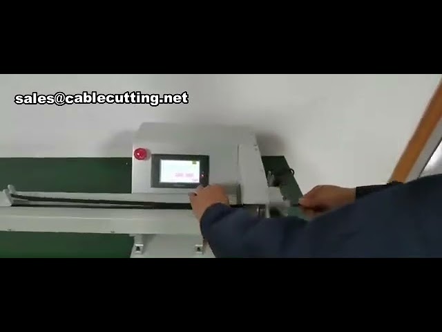 Wire Harness Taping Machine with Traction Device