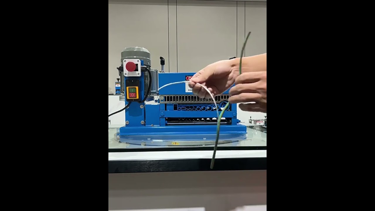 Automatic Electric Scrap Copper Wire Stripping Peeling Machine 750W 10 Knife For 1 38mm Diameter Cab